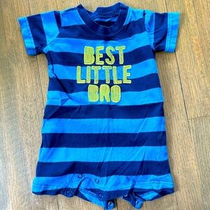 Carter’s “Best Little Bro” Romper 💙💚